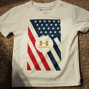 Under armour T shirt heat gear 3T